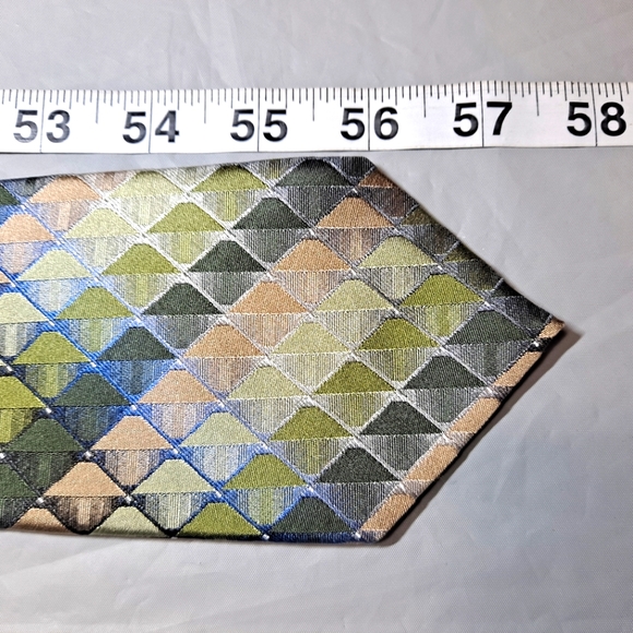 Van Heusen 💯 Silk Men's Necktie 57-60" x 3.25" Geometric Green/Tan/Multi-colors - Picture 9 of 9